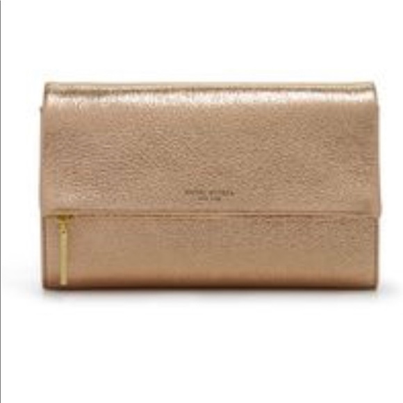 henri bendel Handbags - Henri Bendel Girls Night Out clutch